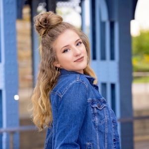 Meet your Posher, Maeve